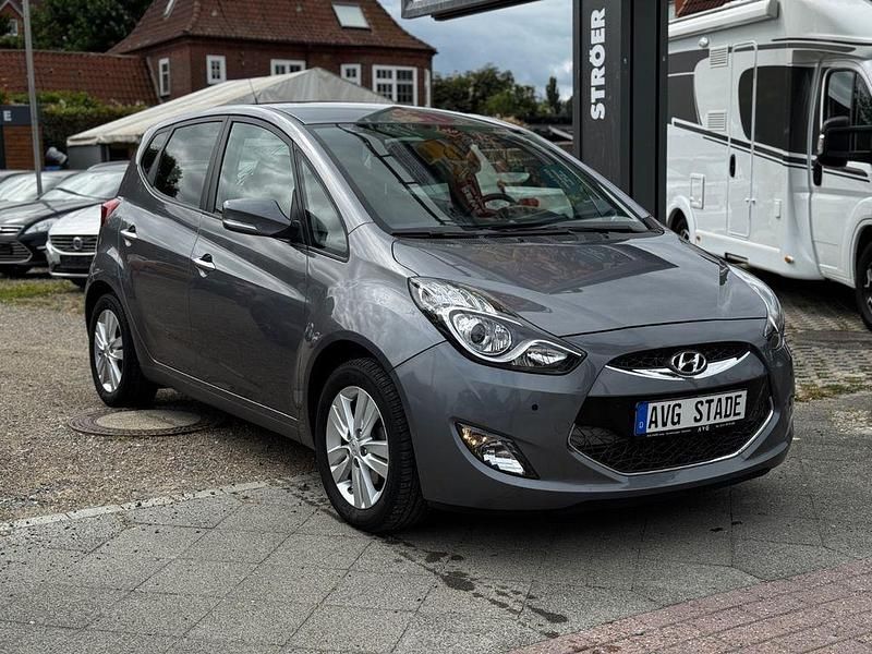 Gebraucht Hyundai ix20 Style 125 PS (91 kW) 2012 Grau Kleinwagen
