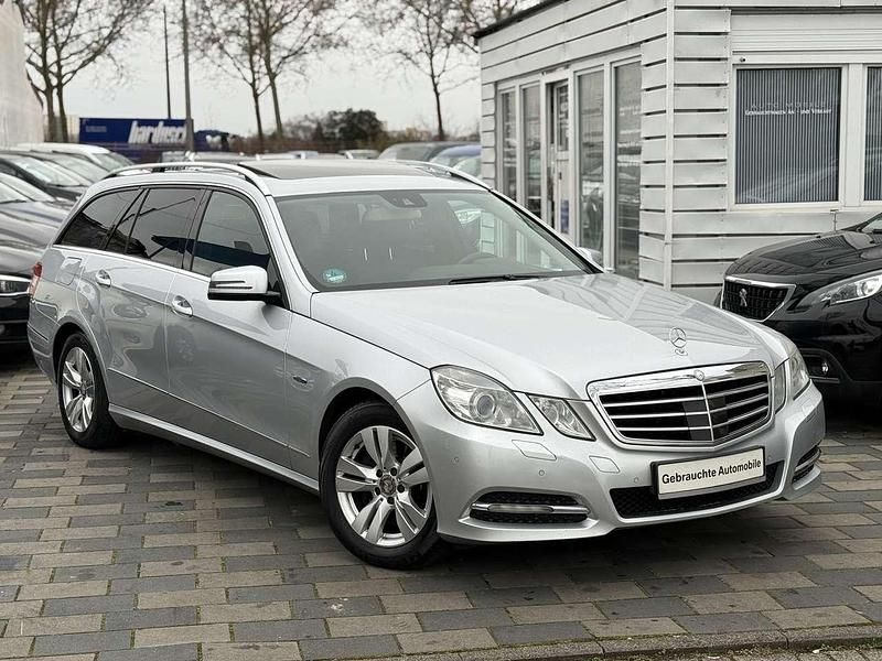 Iridiumsilber metalliclack Gebraucht 2010 Mercedes E300 Kombi | 6.199 € (Etwas zu teuer) - Bild 1/4