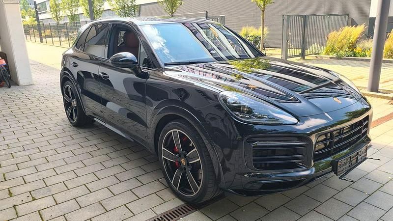 Schwarz Gebraucht 2022 Porsche Cayenne SUV | 88.777 € (Superpreis) - Bild 1/4