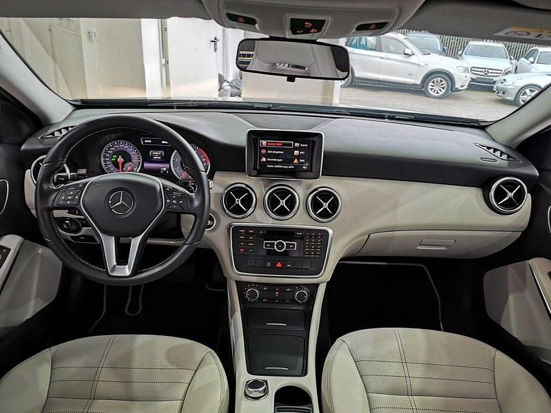 Gebraucht Mercedes A250 211 PS (155 kW) 2014 Mountaingrau Limousine