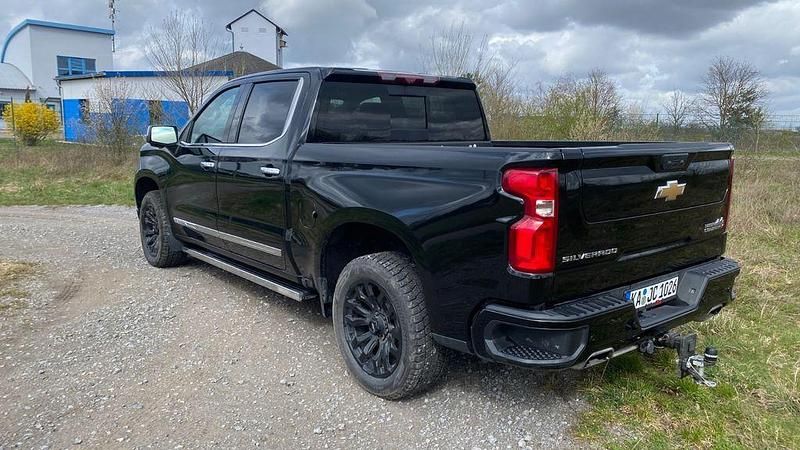 Gebraucht Chevrolet Silverado 430 PS (316 kW) 2024 Schwarz SUV