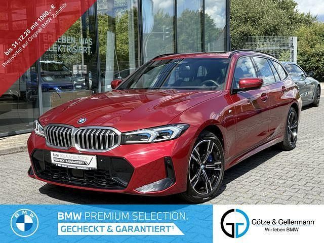 Rot (fire red) Gebraucht 2024 BMW 330e M Sport Kombi | 47.940 € (Etwas zu teuer) - Bild 1/4