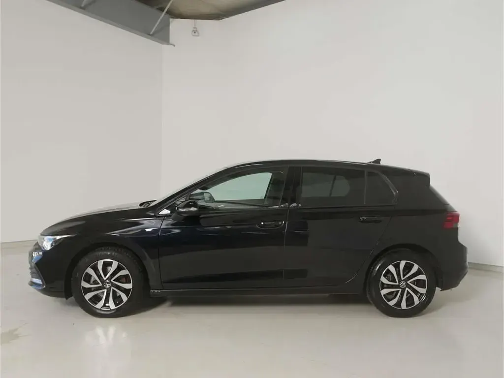 Gebraucht VW Golf VIII Active 150 PS (110 kW) 2023 Schwarz Limousine