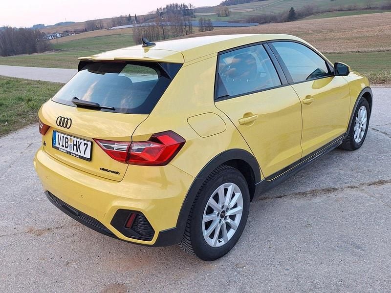 Gebraucht Audi A1 Sport 95 PS (69 kW) 2022 Gelb SUV