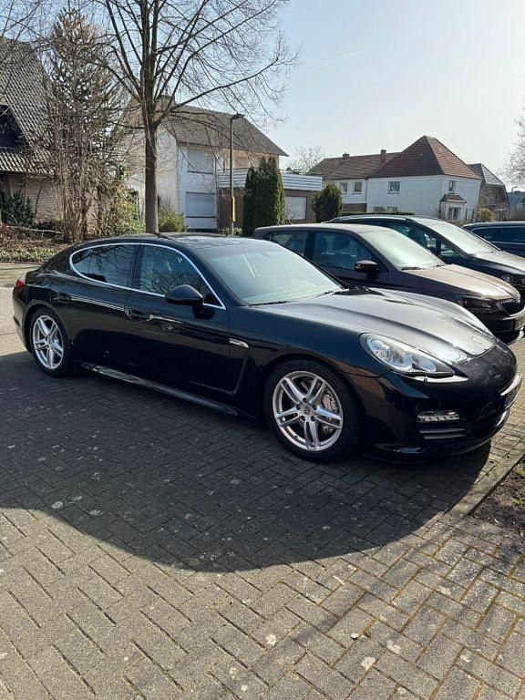 Gebraucht Porsche Panamera 4S 400 PS (294 kW) 2011 Schwarz Limousine