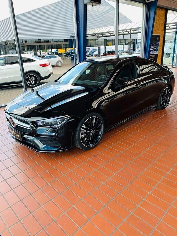 Schwarz Gebraucht 2019 Mercedes CLA35 AMG AMG Coupé | 38.900 € (Fairer Preis) - Bild 1/4