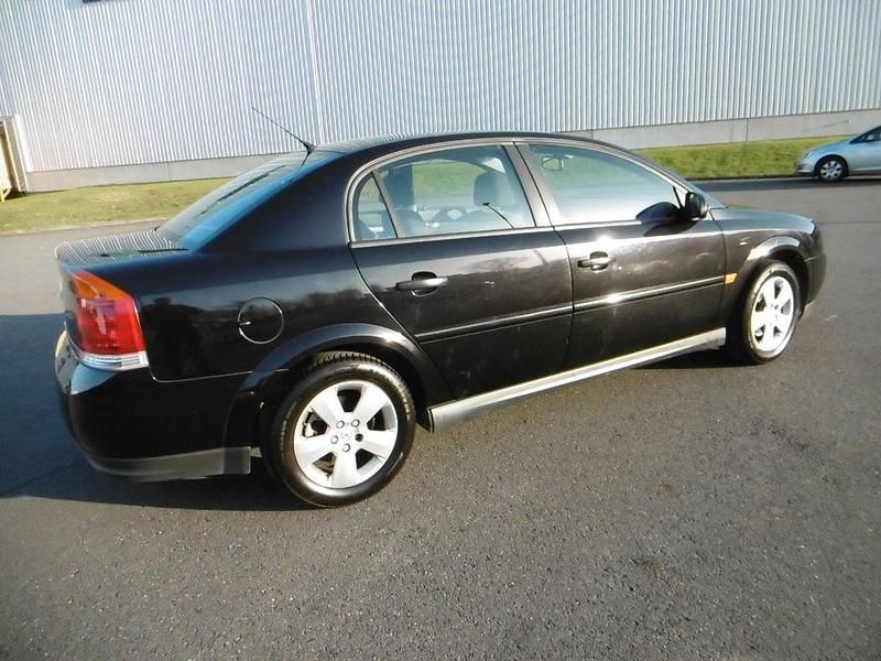 Gebraucht Opel Vectra Comfort 122 PS (89 kW) 2002 Schwarz Limousine
