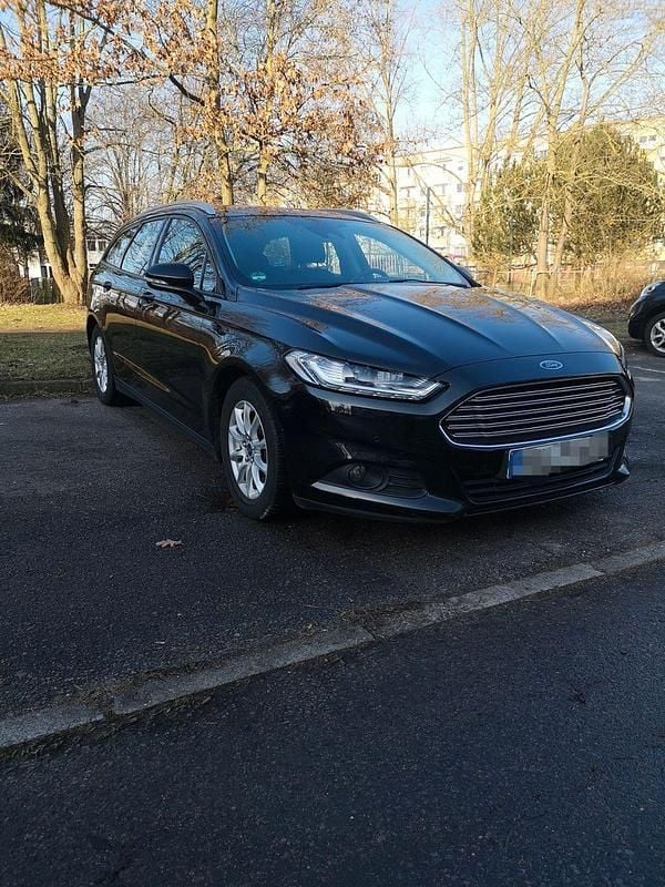 Gebraucht Ford Mondeo Titanium 150 PS (110 kW) 2015 Schwarz Kombi