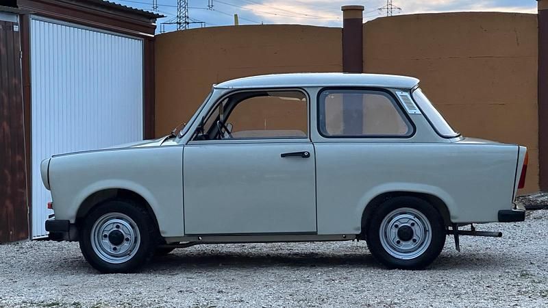 Gebraucht Trabant 601 26 PS (19 kW) 1988 Grau Kleinwagen