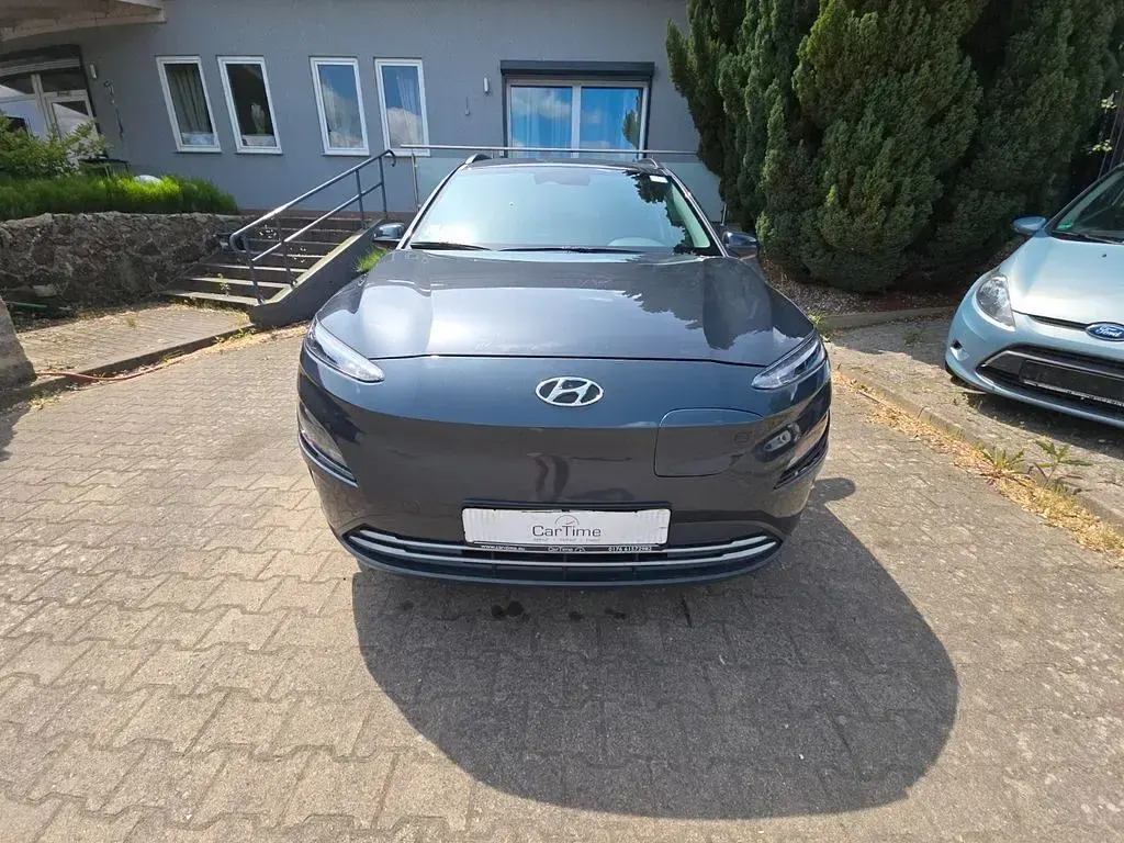 Gebraucht Hyundai Kona 100 kW (136 PS) 2022 Schwarz SUV