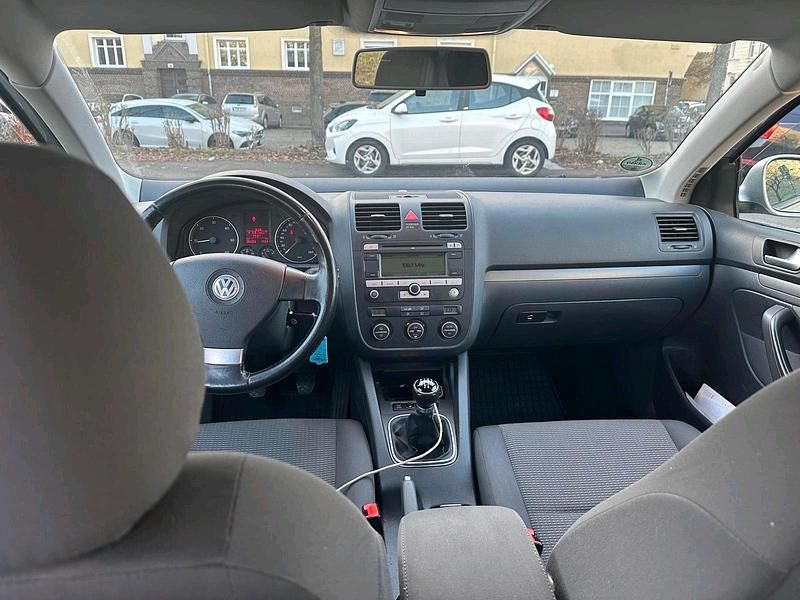 Gebraucht VW Golf V 105 PS (77 kW) 2009 Grau Kombi