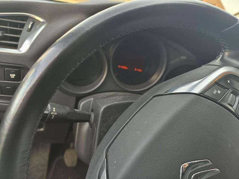 Gebraucht Citroën C4 120 PS (88 kW) 2012 Braun Limousine