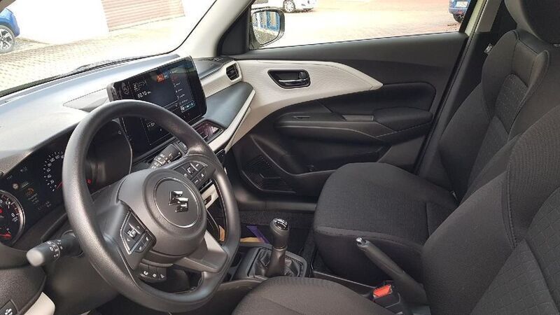 Neu Suzuki Swift Club 83 PS (61 kW) 2025 Cool yellow metallic Kleinwagen