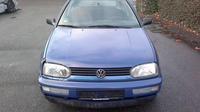 Gebraucht VW Golf III 60 PS (44 kW) 1996 Blau metallic Limousine