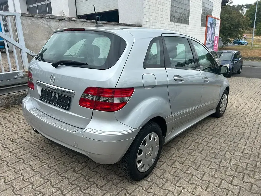 Gebraucht Mercedes B170 116 PS (85 kW) 2009 Silber Van / Kleinbus