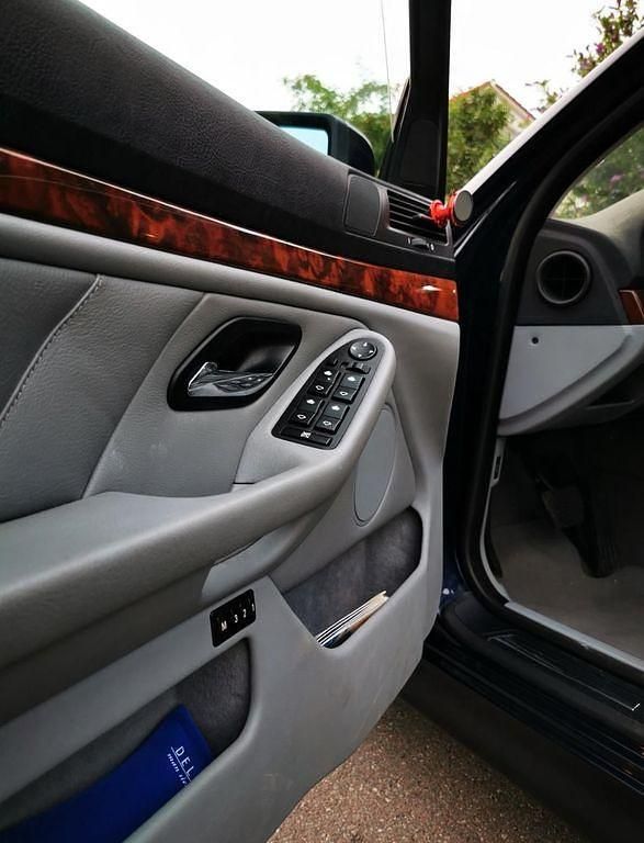 Blau Gebraucht 2001 BMW 520 Limousine | 3.800 € (Fairer Preis) - Bild 1/4