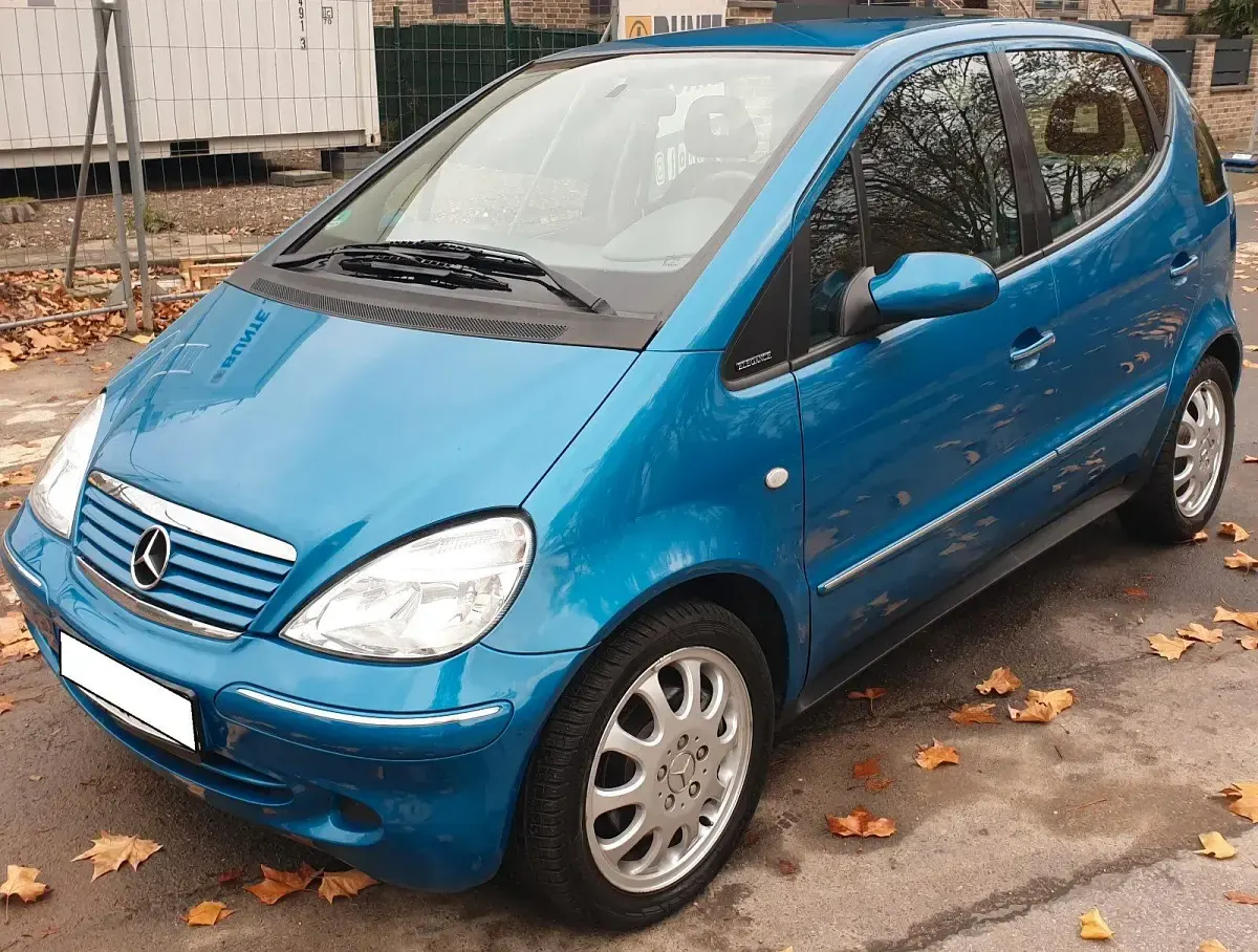 Gebraucht Mercedes A190 Elegance 125 PS (91 kW) 2002 Blau Limousine