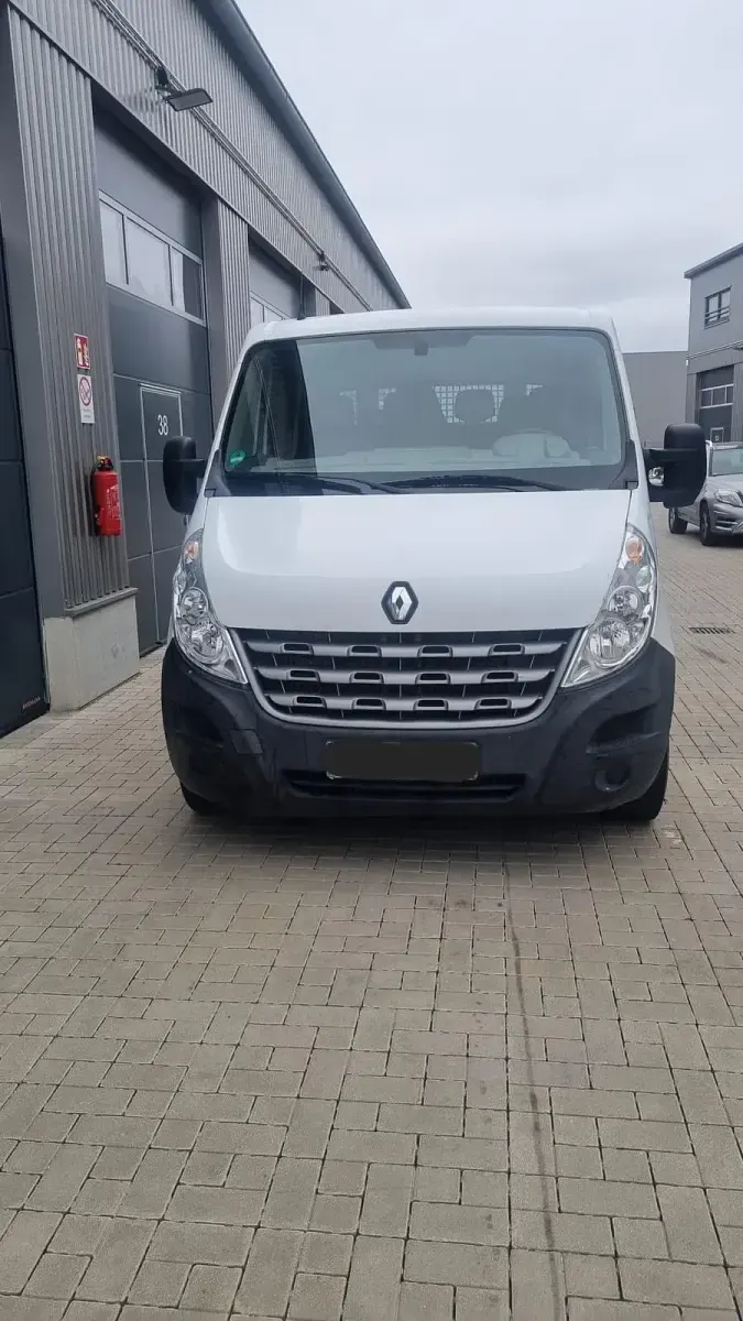 Używany Renault Master 125 KM (91 kW) 2013 Biały Sedan/Limuzyna