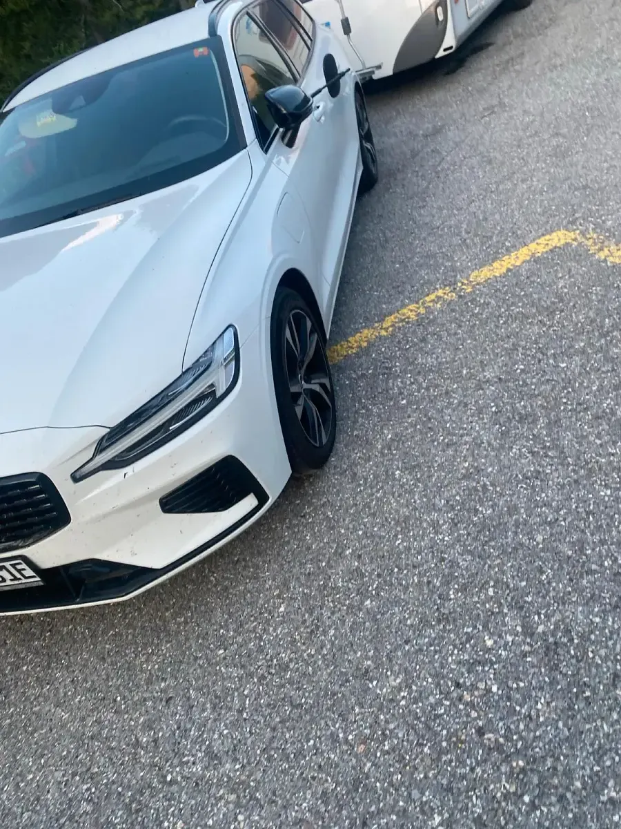 Gebraucht Volvo V60 R-Design 343 PS (252 kW) 2020 Weiß Kombi