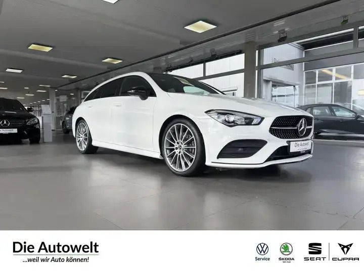 Polarweiss unilack (weiß) Gebraucht 2020 Mercedes CLA200 Shooting Brake AMG line Kombi | 29.980 € (Fairer Preis) - Bild 1/4