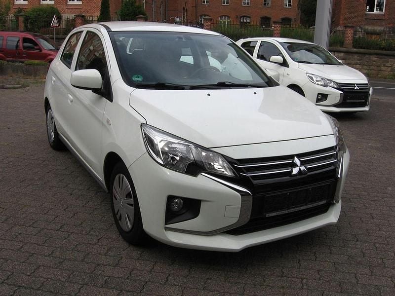 Weiß Gebraucht 2021 Mitsubishi Space Star Spirit Limousine | 8.300 € (Guter Preis) - Bild 1/4