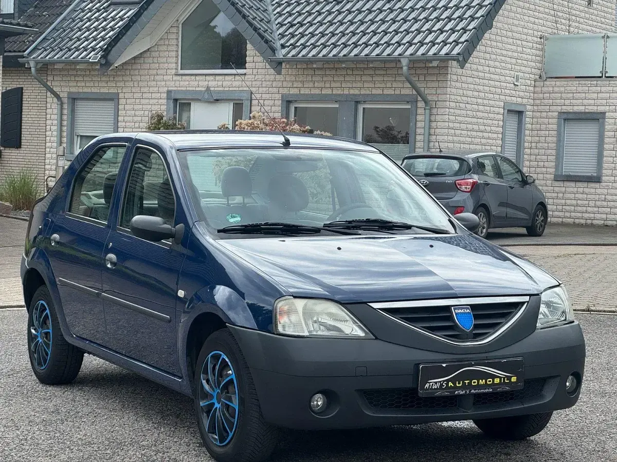 Occasion Dacia Logan Lauréate 75 ch (55 kW) 2006 Bleue Berline