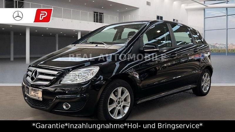 Schwarz Gebraucht 2009 Mercedes 180 Limousine | 6.490 € (Guter Preis) - Bild 1/4