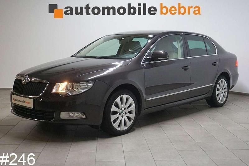 Braun Gebraucht 2010 Skoda Superb Elegance Kombi | 3.990 € (Superpreis) - Bild 1/4
