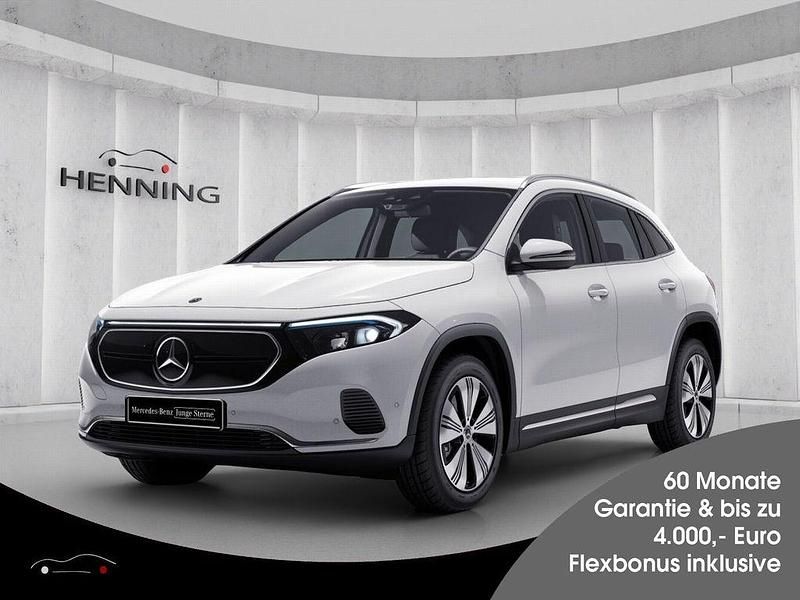 Weiß Gebraucht 2023 Mercedes EQA250 Advanced SUV | 29.880 € (Guter Preis) - Bild 1/4