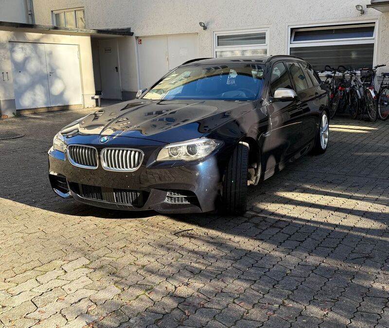 Blau Gebraucht 2014 BMW M550 Shadowline Limousine | 15.999 € (Superpreis) - Bild 1/4