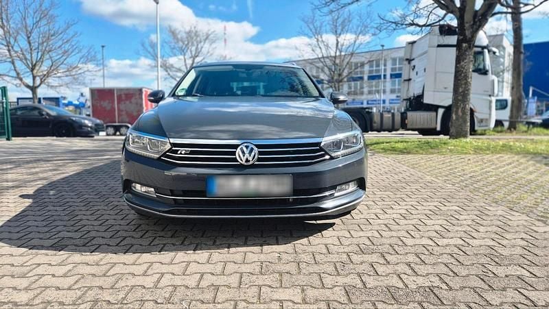 Gebraucht VW Passat R-line 190 PS (139 kW) 2018 Grau Kombi