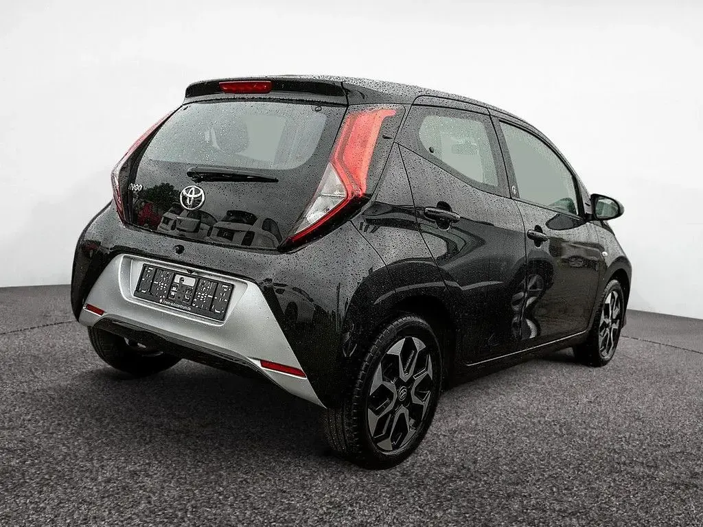 Gebraucht Toyota Aygo X-play 72 PS (52 kW) 2020 Schwarz Kleinwagen