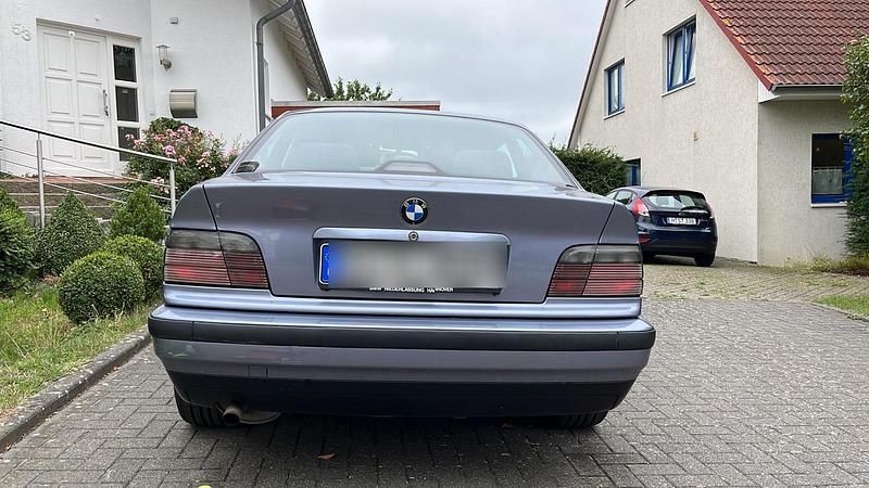 Gebraucht BMW 316 102 PS (75 kW) 1997 Blau Coupé