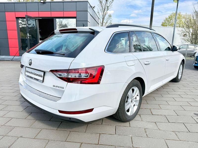 Gebraucht Skoda Superb 150 PS (110 kW) 2019 Weiß Kombi