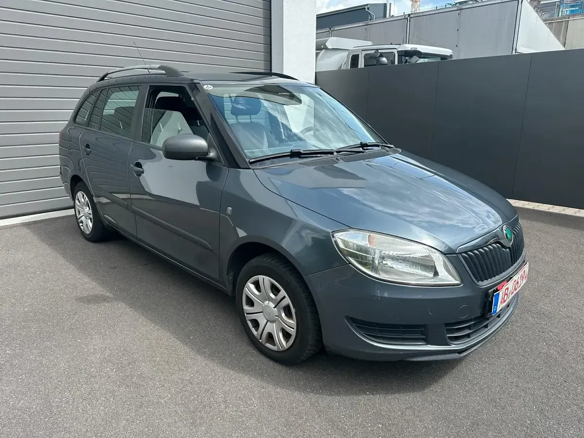 Gebraucht Skoda Fabia 90 PS (66 kW) 2011 Blau Kombi