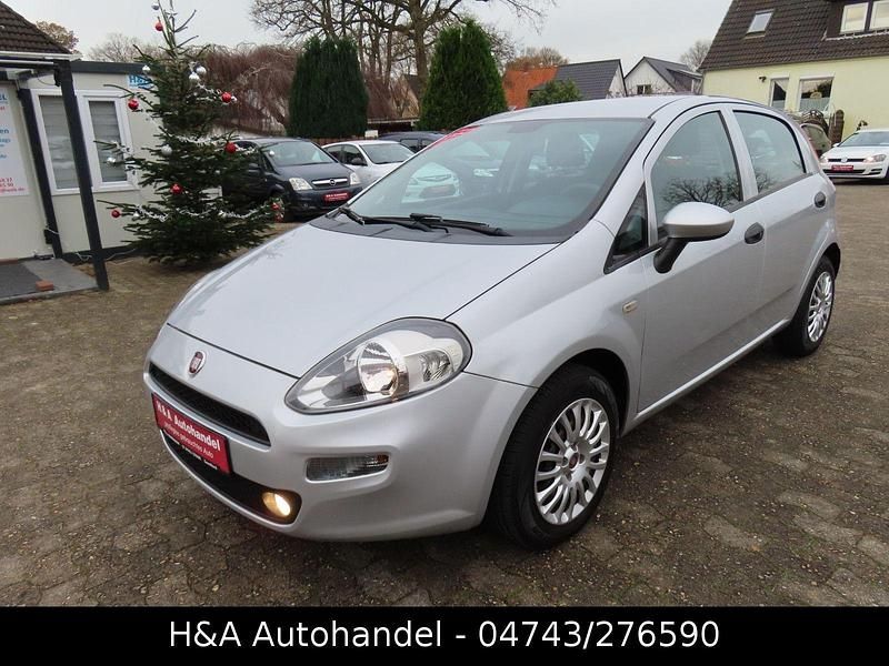 Gebraucht Fiat Punto Basis 69 PS (50 kW) 2017 Grau Kleinwagen