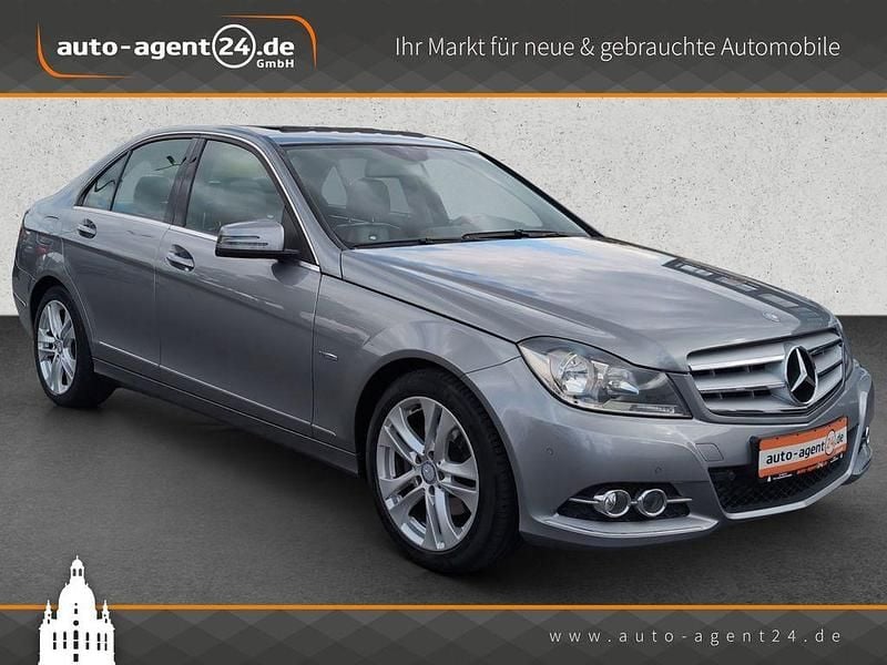 Silber Gebraucht 2011 Mercedes C200 Avantgarde Limousine | 10.990 € (Fairer Preis) - Bild 1/4