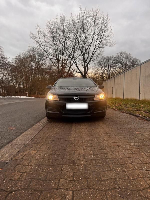 Gebraucht Opel Astra GTC 140 PS (102 kW) 2009 Schwarz Coupé