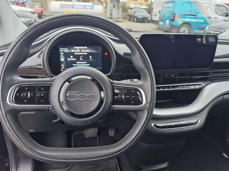 Gebraucht Fiat 500e Icon 86 kW (118 PS) 2021 Onyx schwarz Cabrio