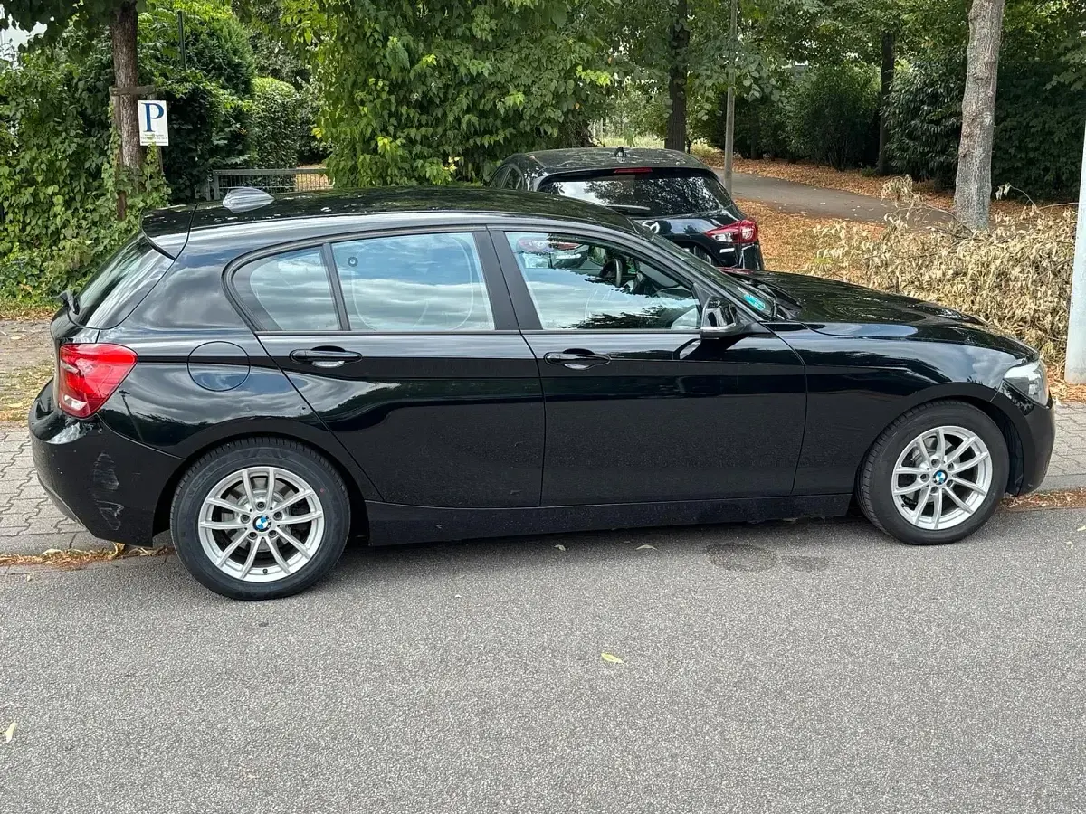 Gebraucht BMW 116 116 PS (85 kW) 2012 Schwarz Kleinwagen