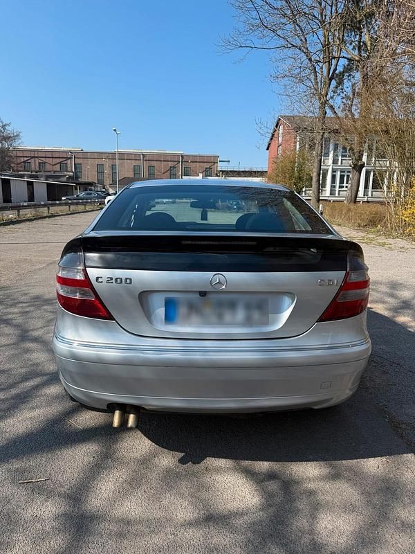 Gebraucht Mercedes C200 122 PS (89 kW) 2004 Silber Kleinwagen