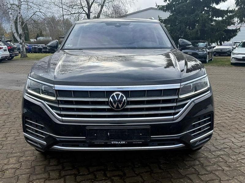Gebraucht VW Touareg Elegance 231 PS (169 kW) 2023 Schwarz SUV