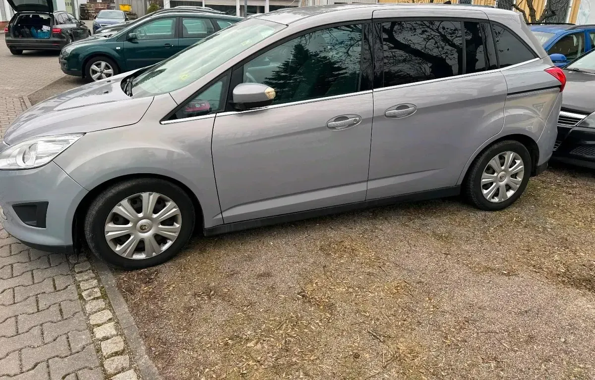 Gebraucht Ford Grand C-Max 150 PS (110 kW) 2011 Silber Van / Kleinbus
