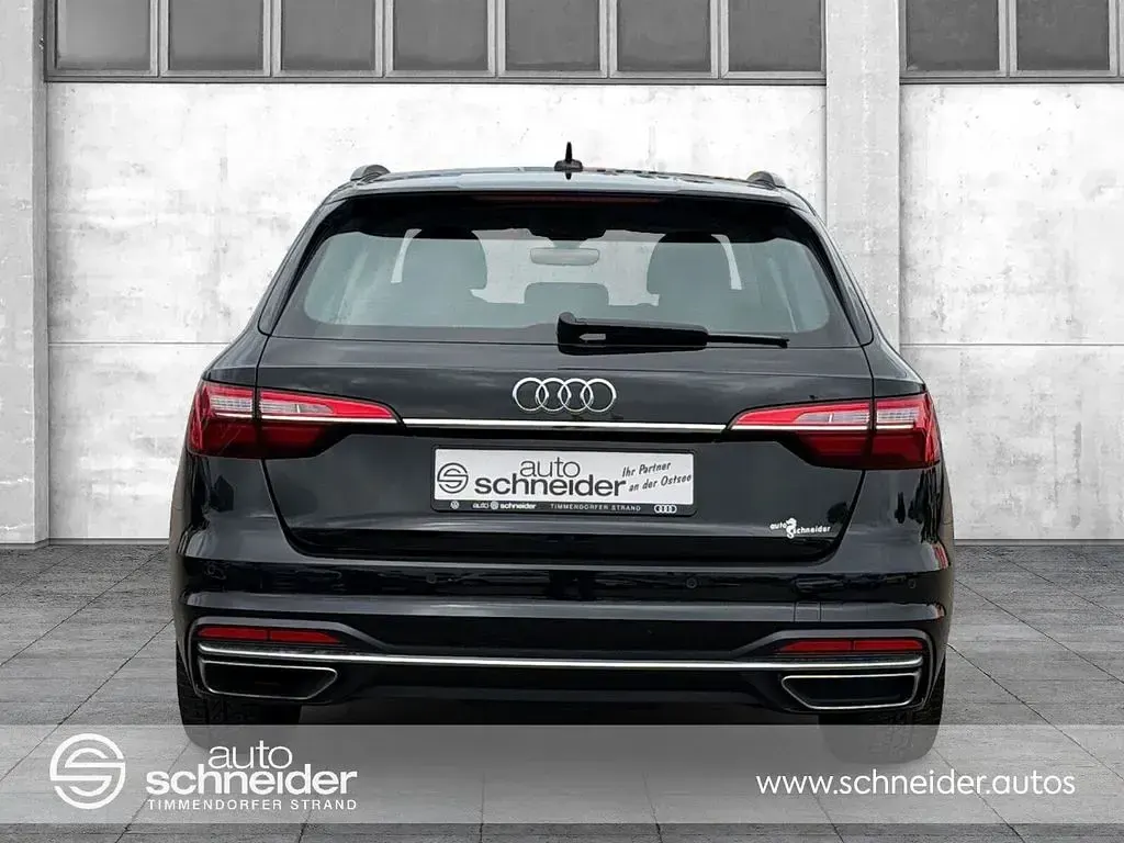 Używany Audi A4 Advanced 163 KM (119 kW) 2021 Czarny Kombi