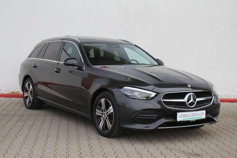 Grafitgrau metalliclack 831u Gebraucht 2023 Mercedes C300e Avantgarde Kombi | 30.870 € (Superpreis) - Bild 1/4