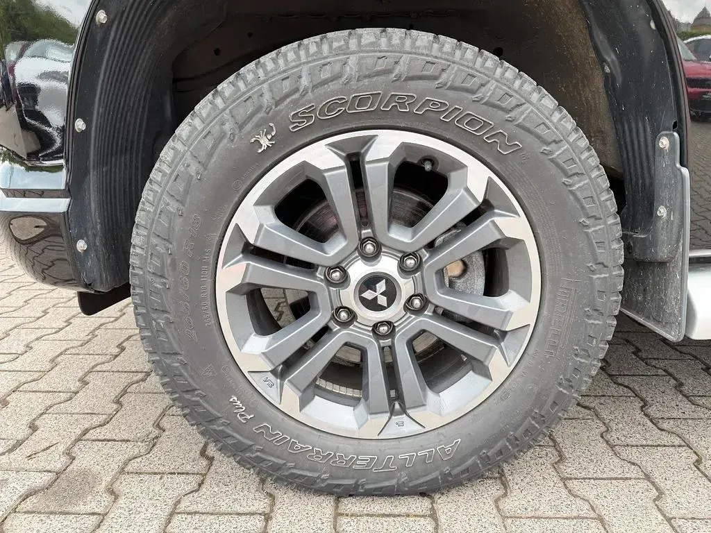 Gebraucht Mitsubishi L200 Top 150 PS (110 kW) 2022 Schwarz Pickup