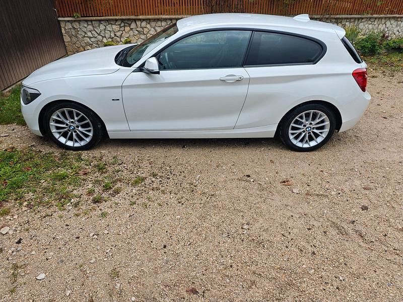 Gebraucht BMW 114 Advantage 102 PS (75 kW) 2013 Weiß Kleinwagen