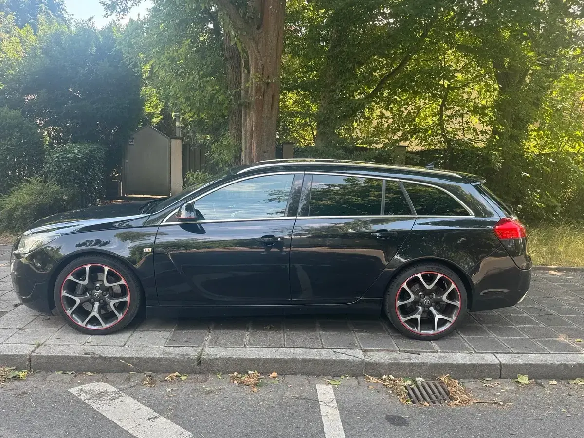 Gebraucht Opel Insignia OPC 325 PS (239 kW) 2011 Schwarz Kombi