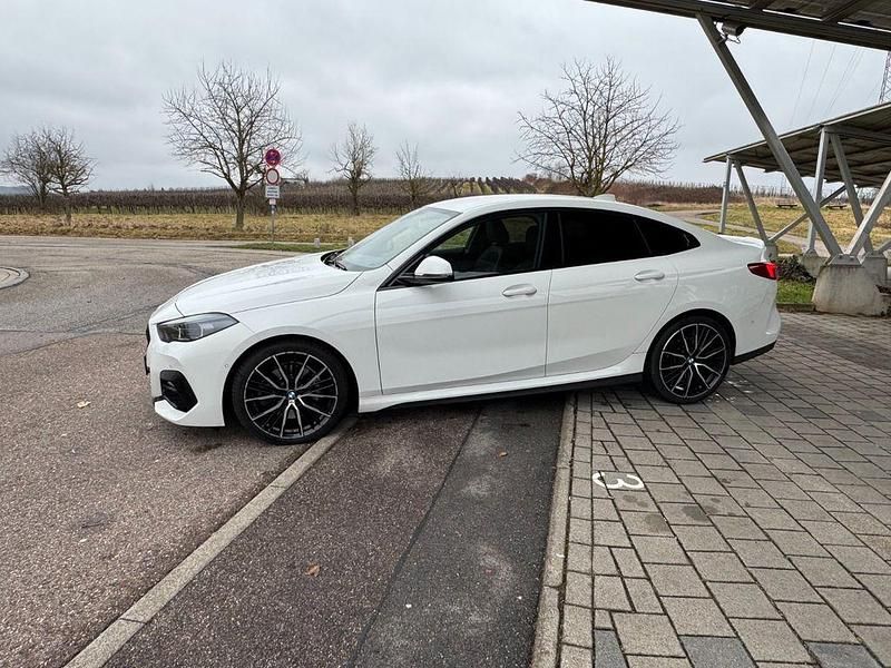 Gebraucht BMW 220 Shadowline 190 PS (139 kW) 2022 Weiß Coupé