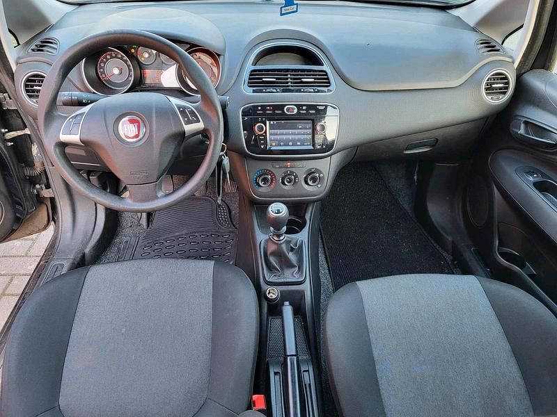 Gebraucht Fiat Punto 70 PS (51 kW) 2016 Schwarz Kleinwagen